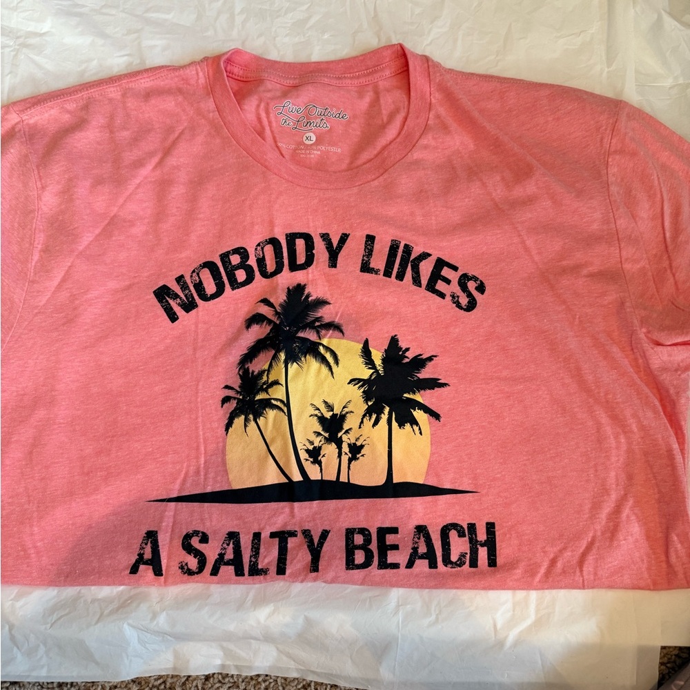 Peach Graphic Tee with Palm Trees, size XL, great condition